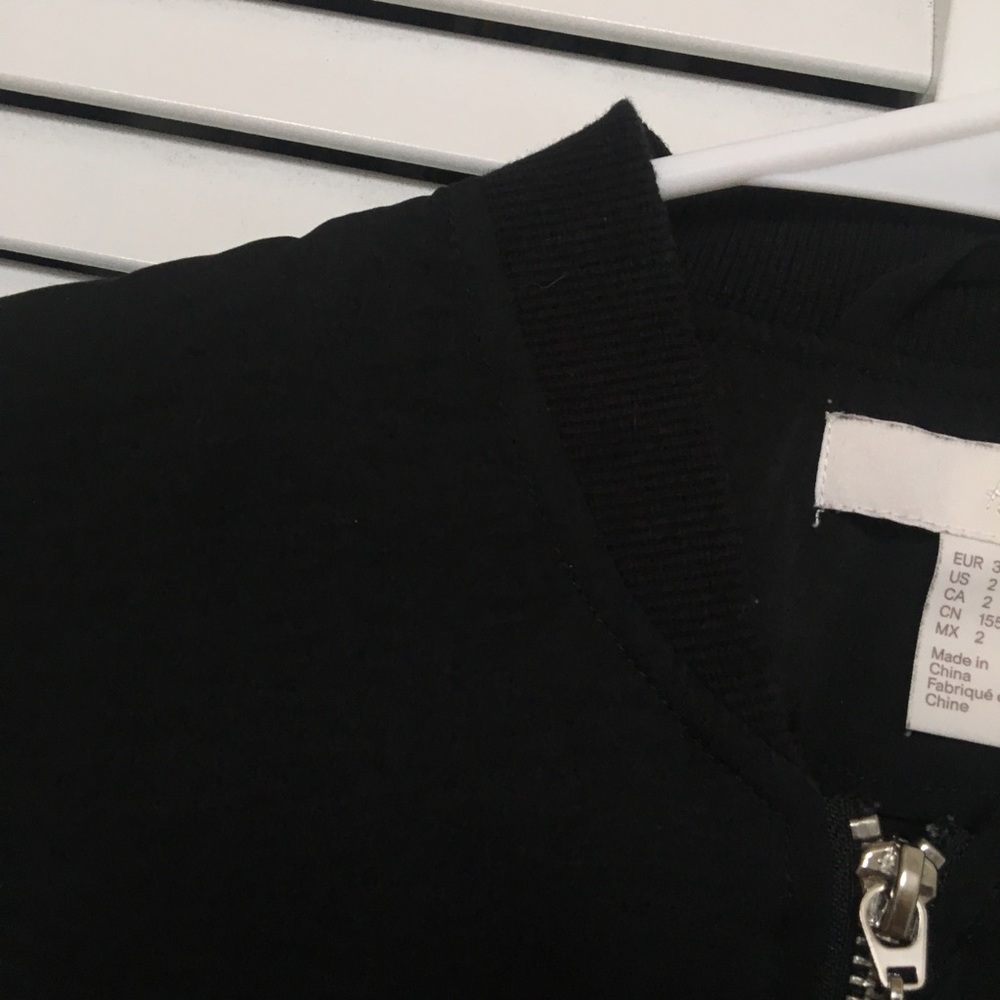 black jacket🤍 - Picture 2 of 4